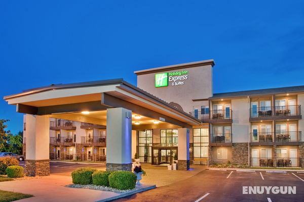 Holiday Inn Express and Suites Branson 76 Central Genel