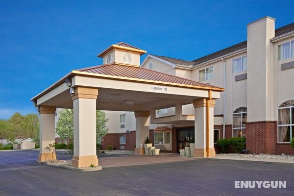 Holiday Inn Express and Suites Cincinnati N Sharon Genel