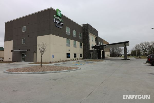 Holiday Inn Express and Suites Coffeyville Genel