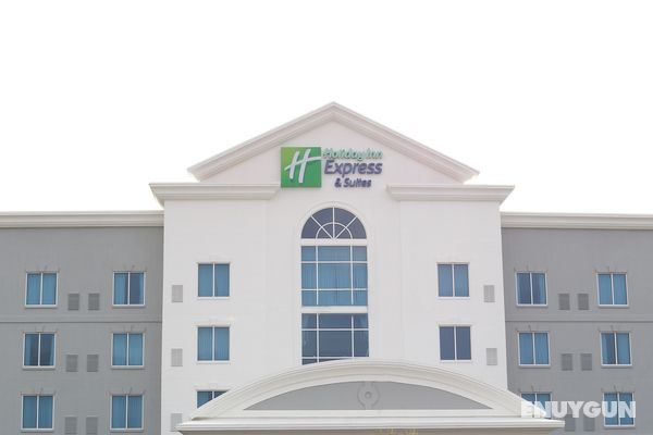 Holiday Inn Express and Suites Columbia Fort Jacks Genel