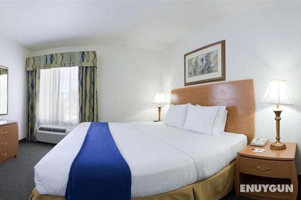 Holiday Inn Express and Suites Columbus Genel