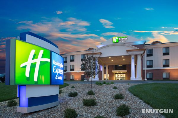 Holiday Inn Express and Suites Concordia US81 Genel