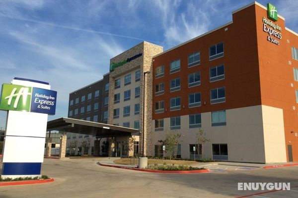 HOLIDAY INN EXPRESS AND SUITES DALLAS - NORTHWEST Genel