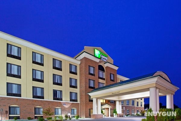 Holiday Inn Express and Suites Detroit - Utica Genel