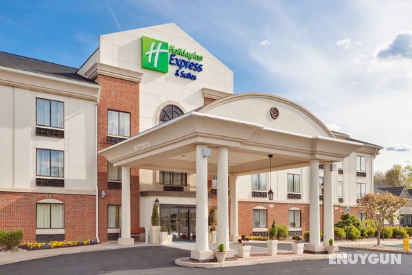 Holiday Inn Express and Suites Easton Genel