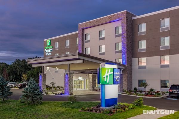 Holiday Inn Express and Suites Elkhart North Genel