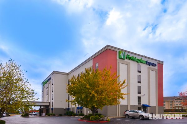 Holiday Inn Express and Suites Fayetteville Univ O Genel