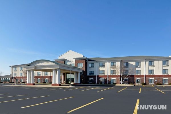Holiday Inn Express and Suites Fort Atkinson Genel