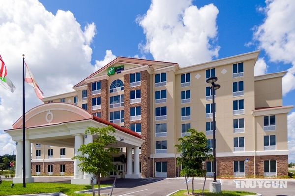 Holiday Inn Express and Suites Ft Myers East The F Genel