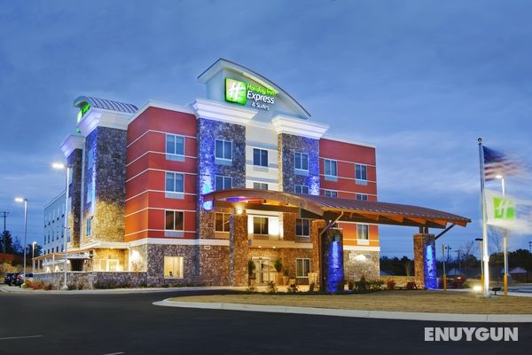 Holiday Inn Express and Suites Hot Springs Genel