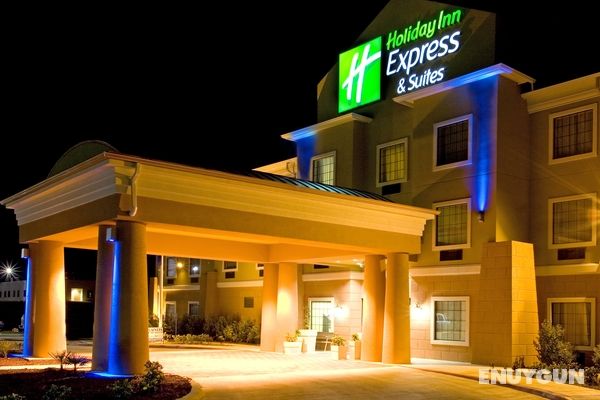Holiday Inn Express and Suites Jourdanton Pleasant Genel