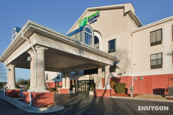 Holiday Inn Express and Suites Laurinburg Genel