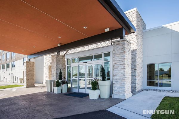 Holiday Inn Express and Suites Ludington Genel