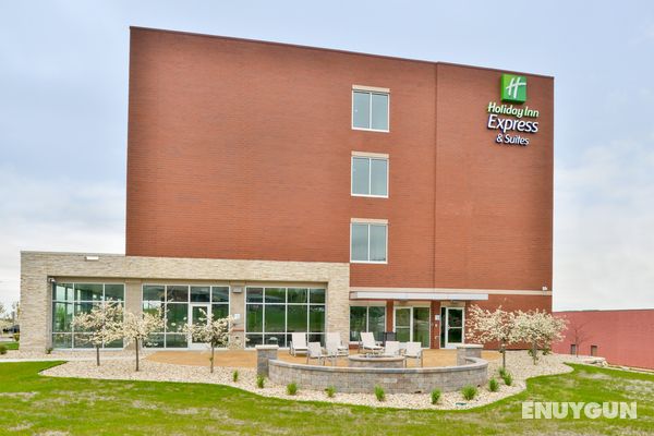 Holiday Inn Express and Suites Madison Genel