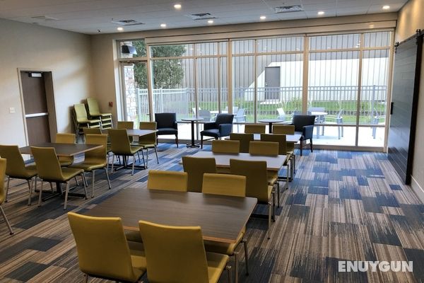 Holiday Inn Express And Suites Madison West - Middleton, an IHG Hotel Genel