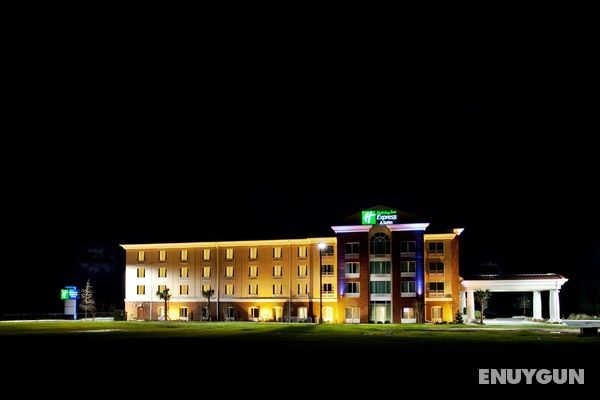 Holiday Inn Express and Suites Newberry Genel