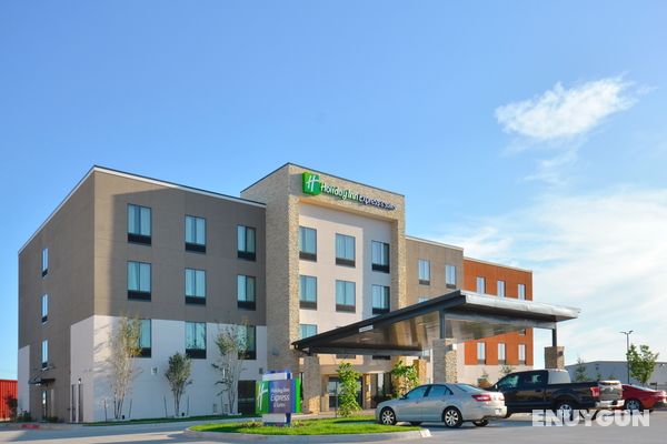 Holiday Inn Express and Suites Oklahoma City Mid A Genel