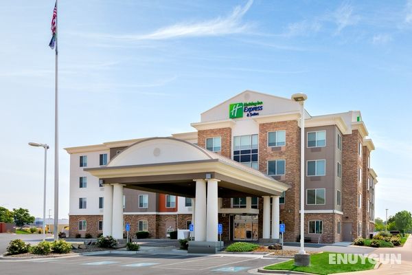 Holiday Inn Express and Suites Ontario Genel