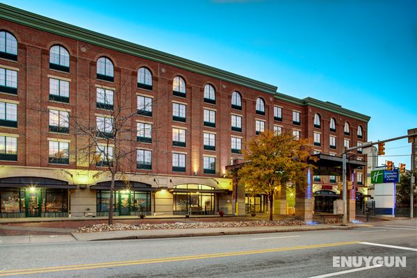 Holiday Inn Express and Suites Pittsburgh South Si Genel