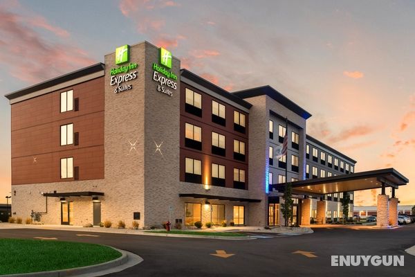 HOLIDAY INN EXPRESS AND SUITES RACINE Genel