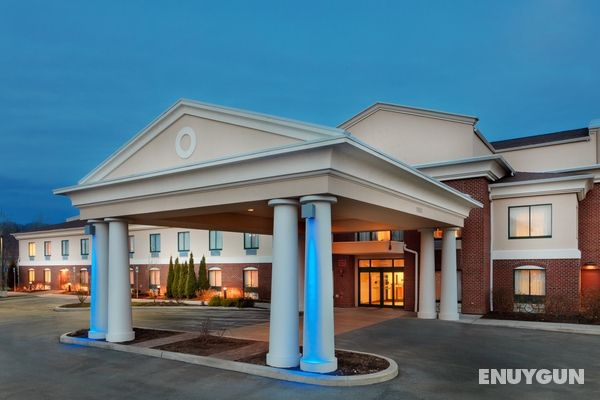 Holiday Inn Express and Suites Rochester Victor Genel