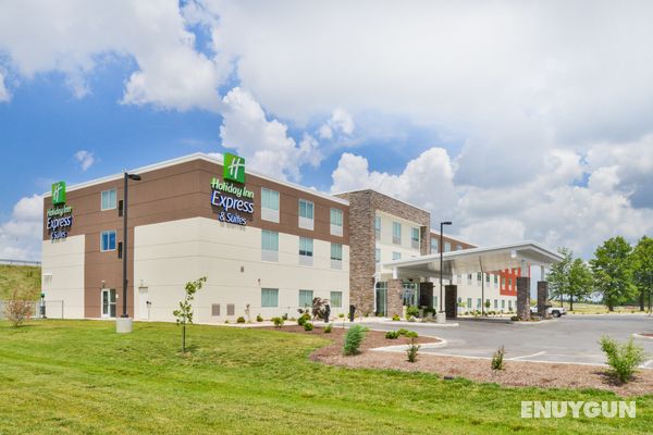 Holiday Inn Express and Suites Salem Genel