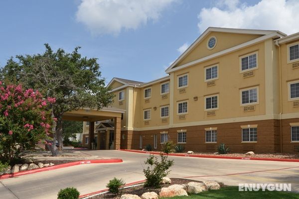 Holiday Inn Express and Suites San Antonio Airport Genel