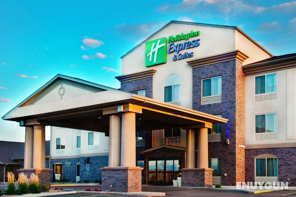Holiday Inn Express and Suites Sheldon Genel
