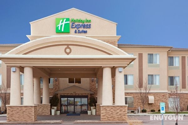 Holiday Inn Express and Suites Sioux Falls Brandon Genel
