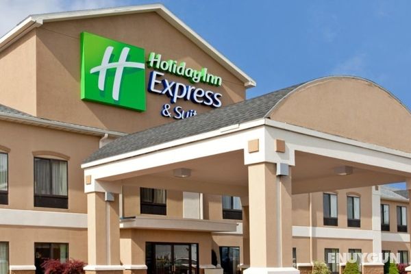 Holiday Inn Express and Suites Three Rivers Genel