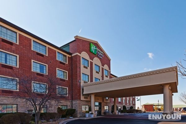 Holiday Inn Express and Suites Tulsa S Broken Arro Genel