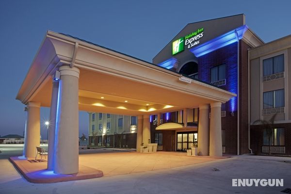 Holiday Inn Express and Suites Waller Genel