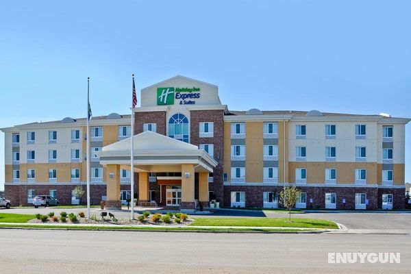 Holiday Inn Express and Suites Williston Genel
