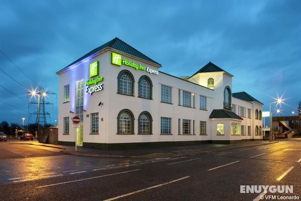 Holiday Inn Express Chingford North Circular Genel