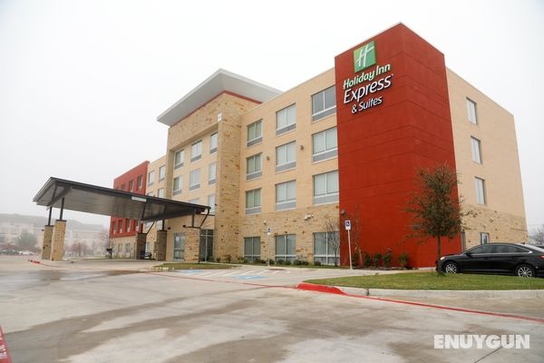 Holiday Inn Express Forney Genel