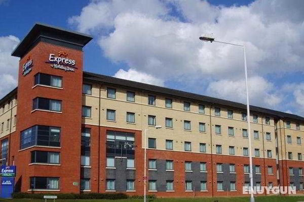 Holiday Inn Express London - Luton Airport Genel