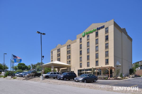 Holiday Inn Express Omaha West - 90th St Genel