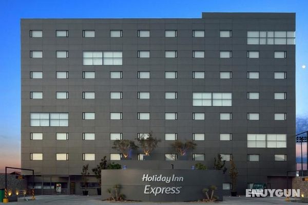 Holiday Inn Express Genel