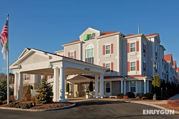 Holiday Inn Express Suites Amherst Hadley Genel
