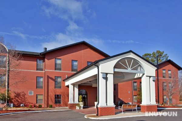 Holiday Inn Express & Suites Batesville Genel