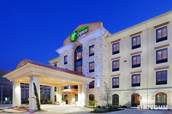 Holiday Inn Express Hotel & Suites Dallas Central Genel