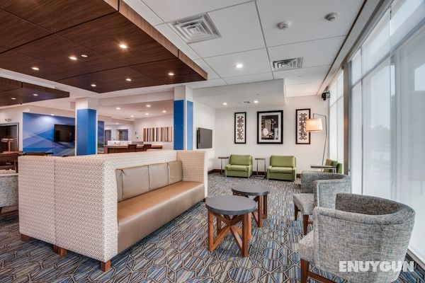Holiday Inn Express & Suites Dallas North - Addison, an IHG Hotel Genel