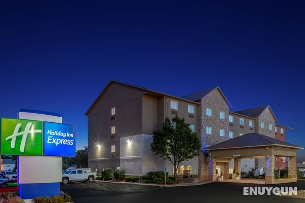 Holiday Inn Express Hotel & Suites Ex I-71/Oh Stat Genel