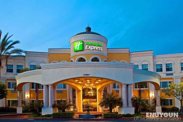 Holiday Inn Express Hotel & Suites  Genel
