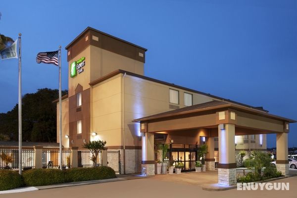 Holiday Inn Express Suites Houston North Spring Ar Genel