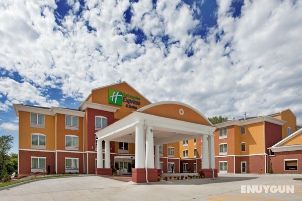 Holiday Inn Express Hotel & Suites Kansas City Spo Genel