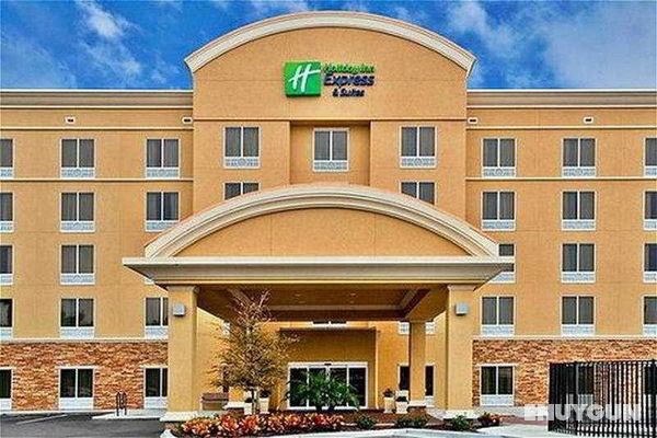 Holiday Inn Express & Suites Largo Central Park Genel