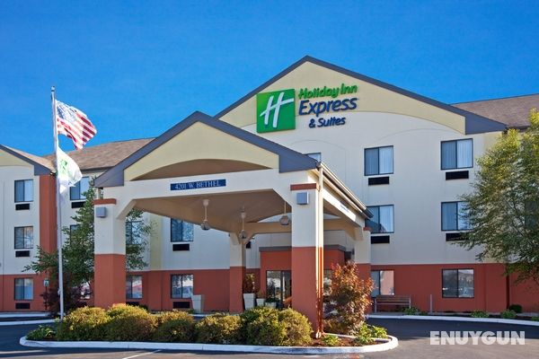 Holiday Inn Express & Suites Muncie Genel