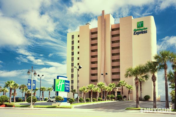 Holiday Inn Express & Suites Oceanfront Genel