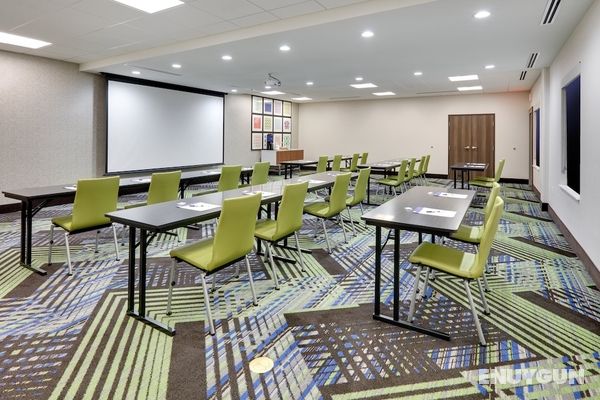 Holiday Inn Express & Suites Plano - The Colony, an IHG Hotel Genel